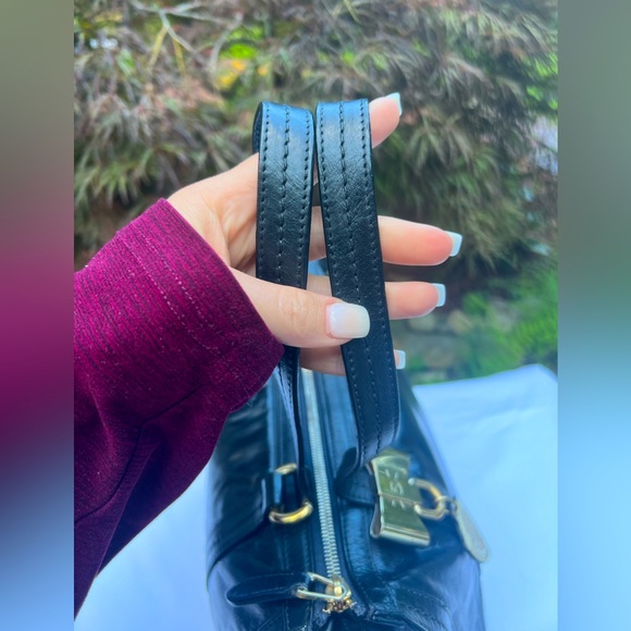 Gucci Duchessa Boston Bag Black and Gold (authentic) Repainted - Picture 4 of 10